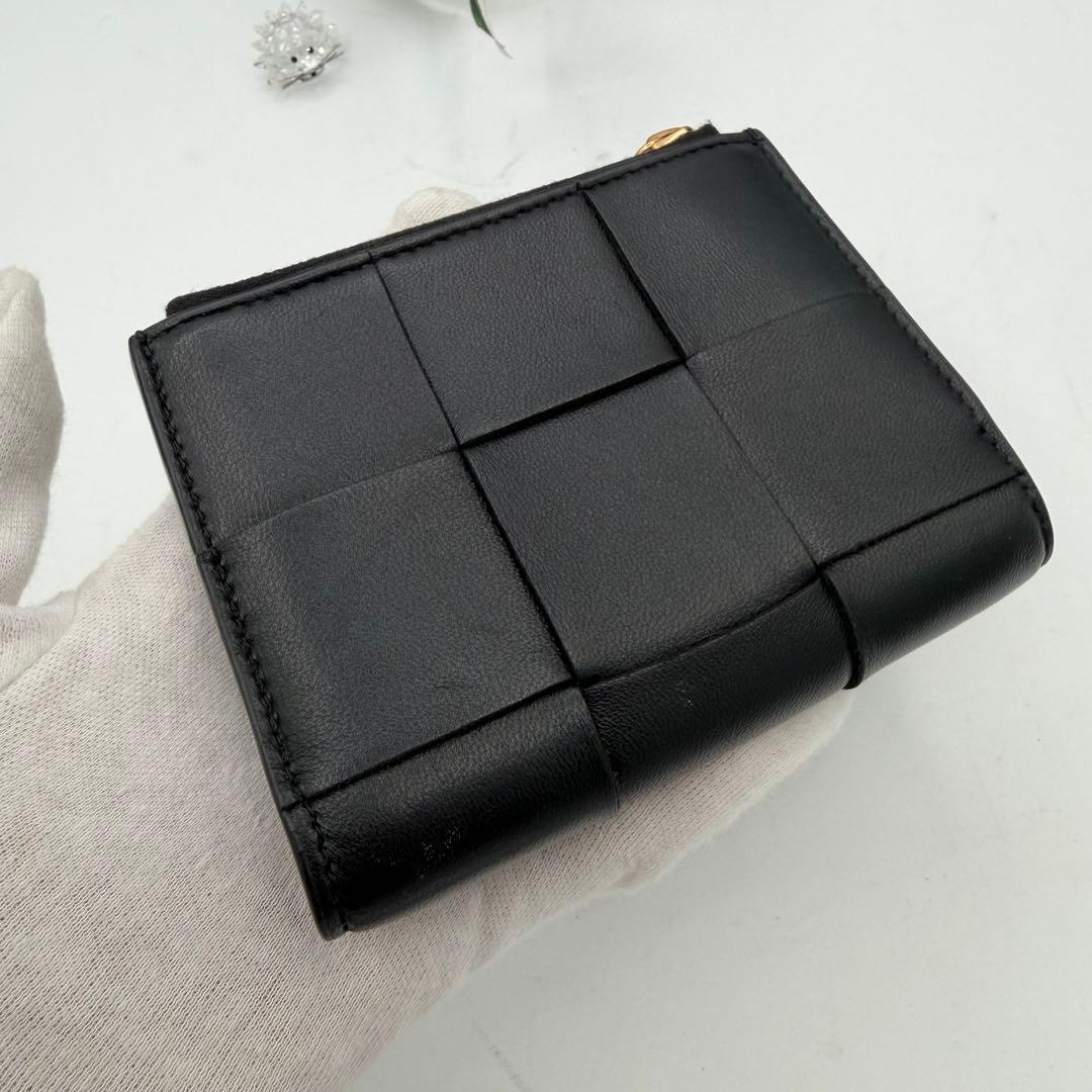 ボッテガヴェネタ　 スモール カセット 二つ折り　ファスナー　財布