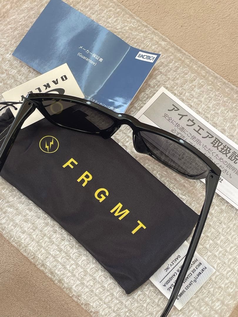 oakley frogskins fragment フラグメント　フロッグスキン
