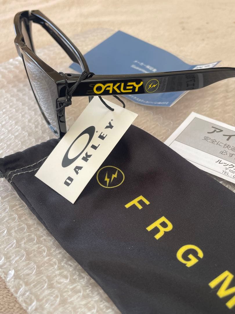 oakley frogskins fragment フラグメント　フロッグスキン