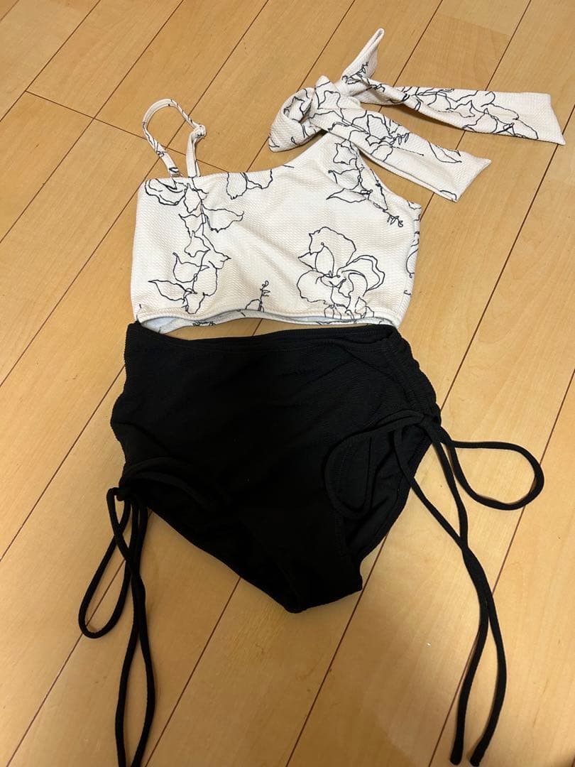 chico 肩リボンウエスト開きワンショルワンピース