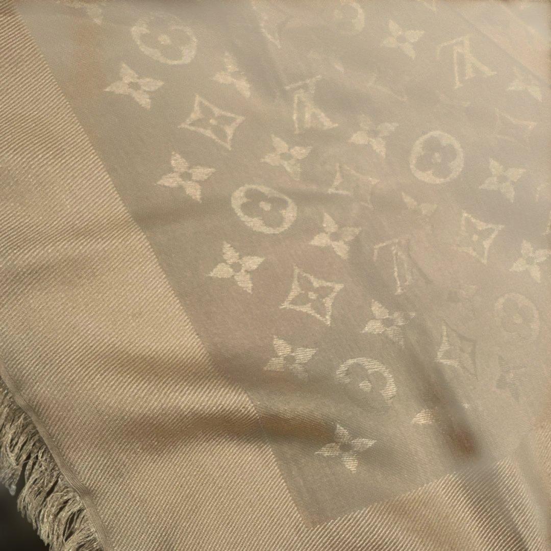 LOUIS VUITTON ベージュ ストール