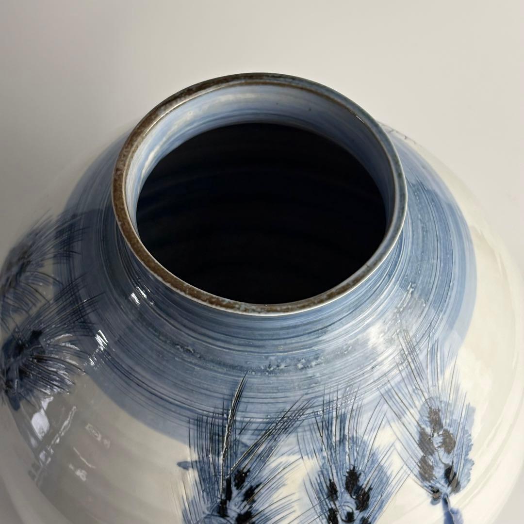 有田焼 日展陶芸作家 草場正人 共箱 在銘 染付 細密絵 花瓶 花入 飾壷