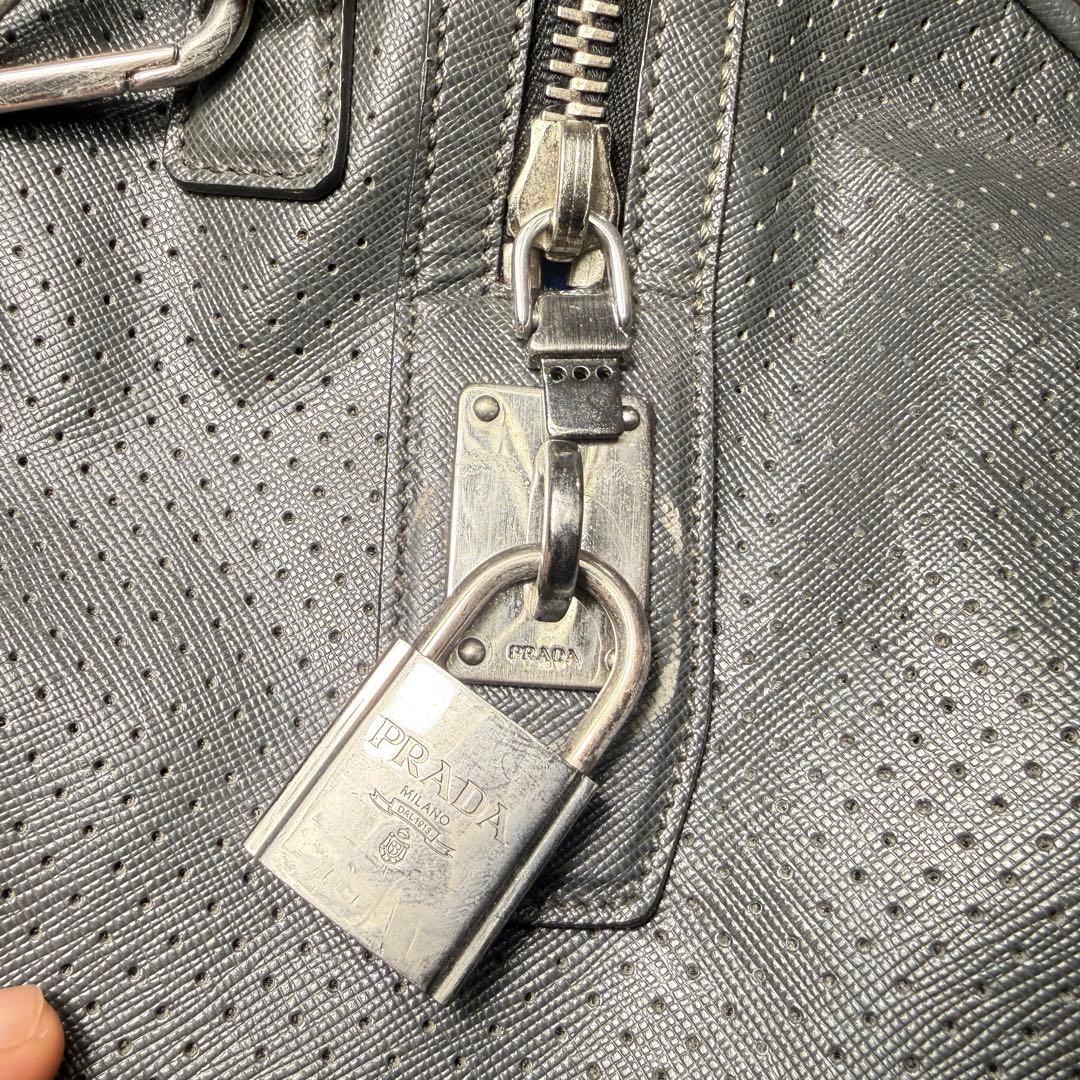 プラダ　サフィアーノレザー　グレー　ボストンバッグ　ダッフルバッグ　PRADA