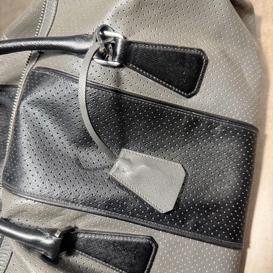 プラダ　サフィアーノレザー　グレー　ボストンバッグ　ダッフルバッグ　PRADA
