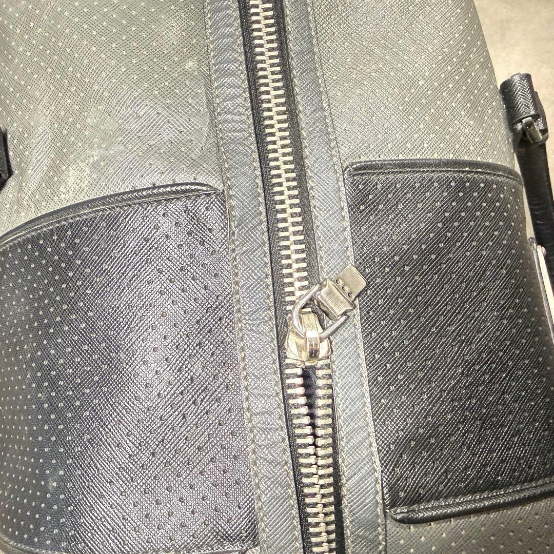 プラダ　サフィアーノレザー　グレー　ボストンバッグ　ダッフルバッグ　PRADA