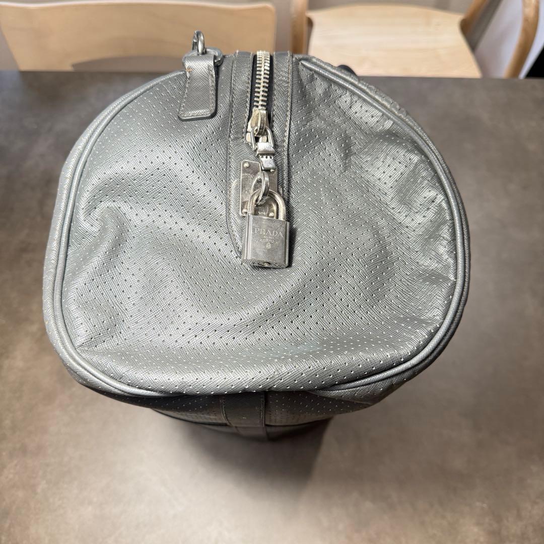 プラダ　サフィアーノレザー　グレー　ボストンバッグ　ダッフルバッグ　PRADA