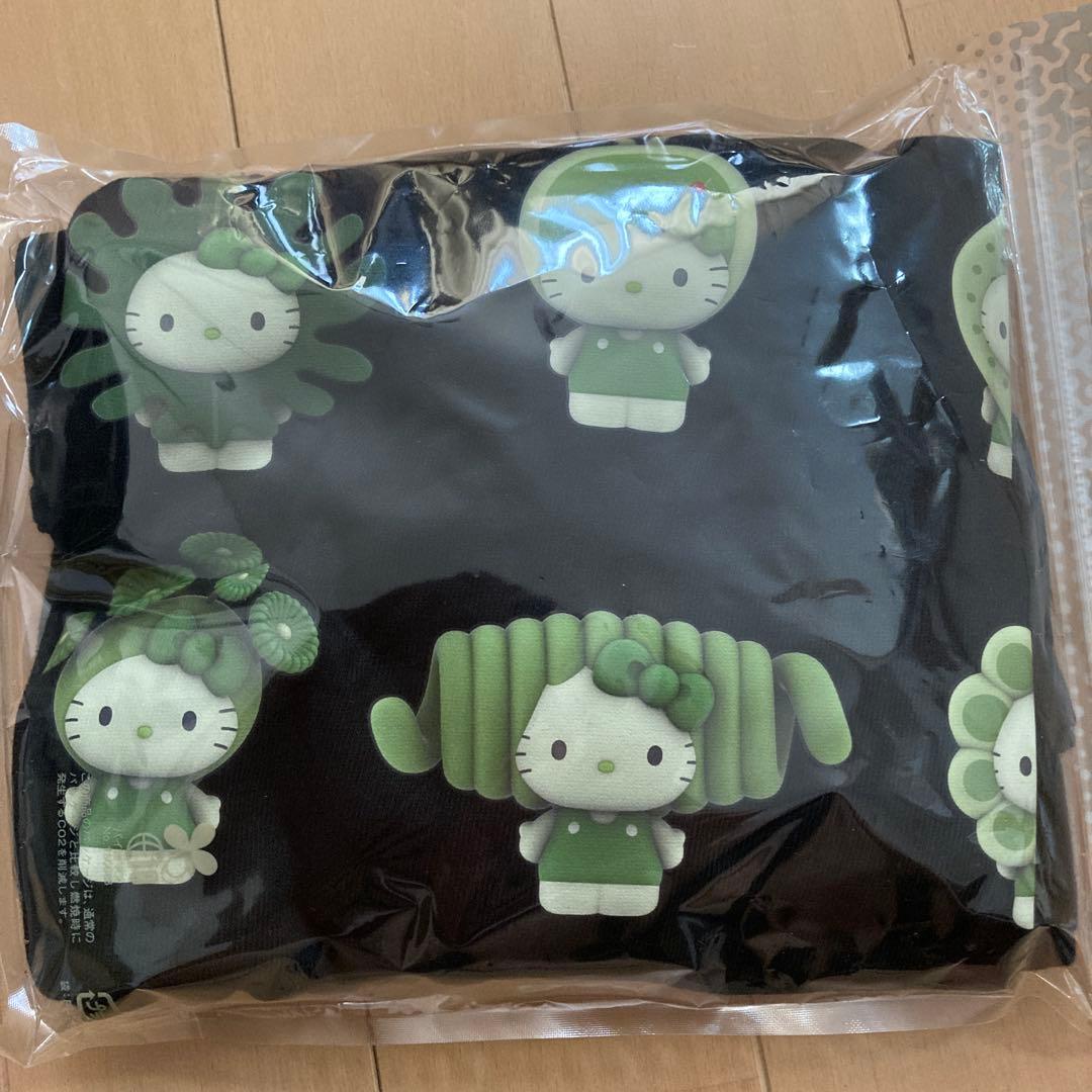 万博日本館限定　ハローキティTシャツ