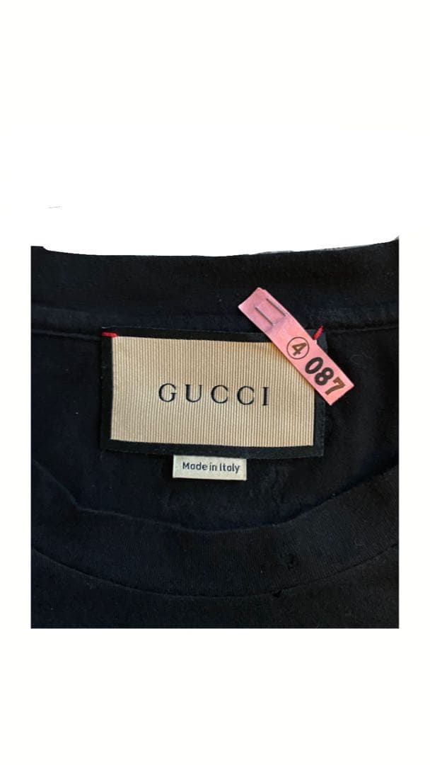 GUCCI ブラック ロゴ Tシャツ