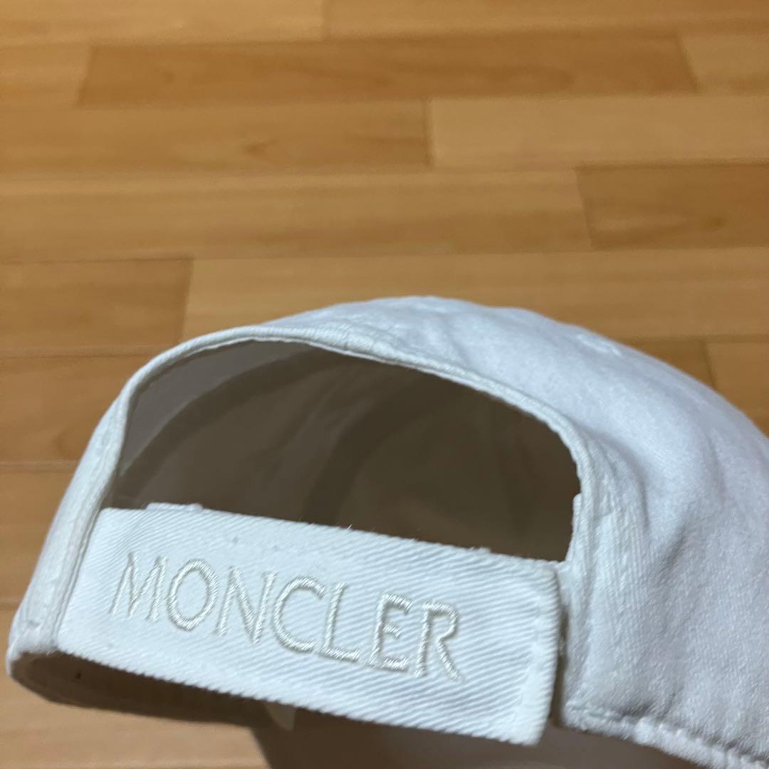 MONCLER キャップ　定番シンプルワッペン　ホワイト　ユニセックス4K93