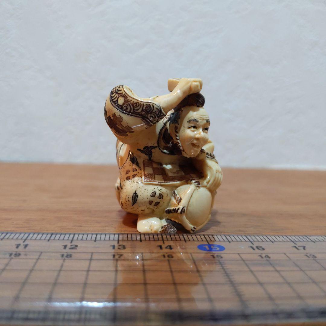 時代提げ物 彩色人物根付 天然素材 在銘【三番叟】高さ約3.9cm 重さ約20ｇ