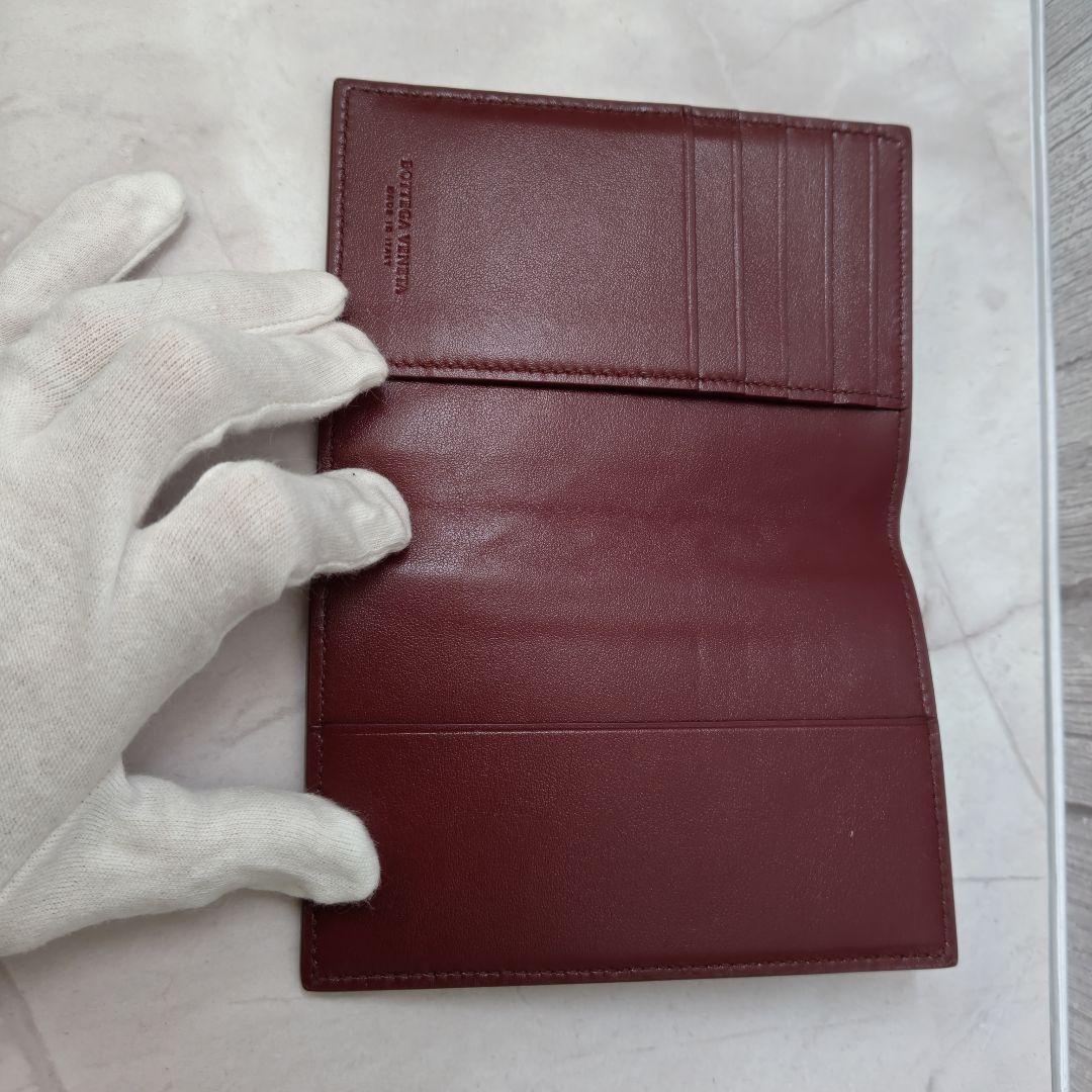 美品　BOTTEGA VENETA パスポートケース　レッド　イントレチャート