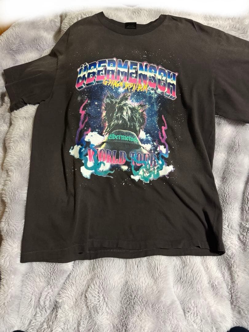 ÜBERMENSCH WORLD TOUR Tシャツ