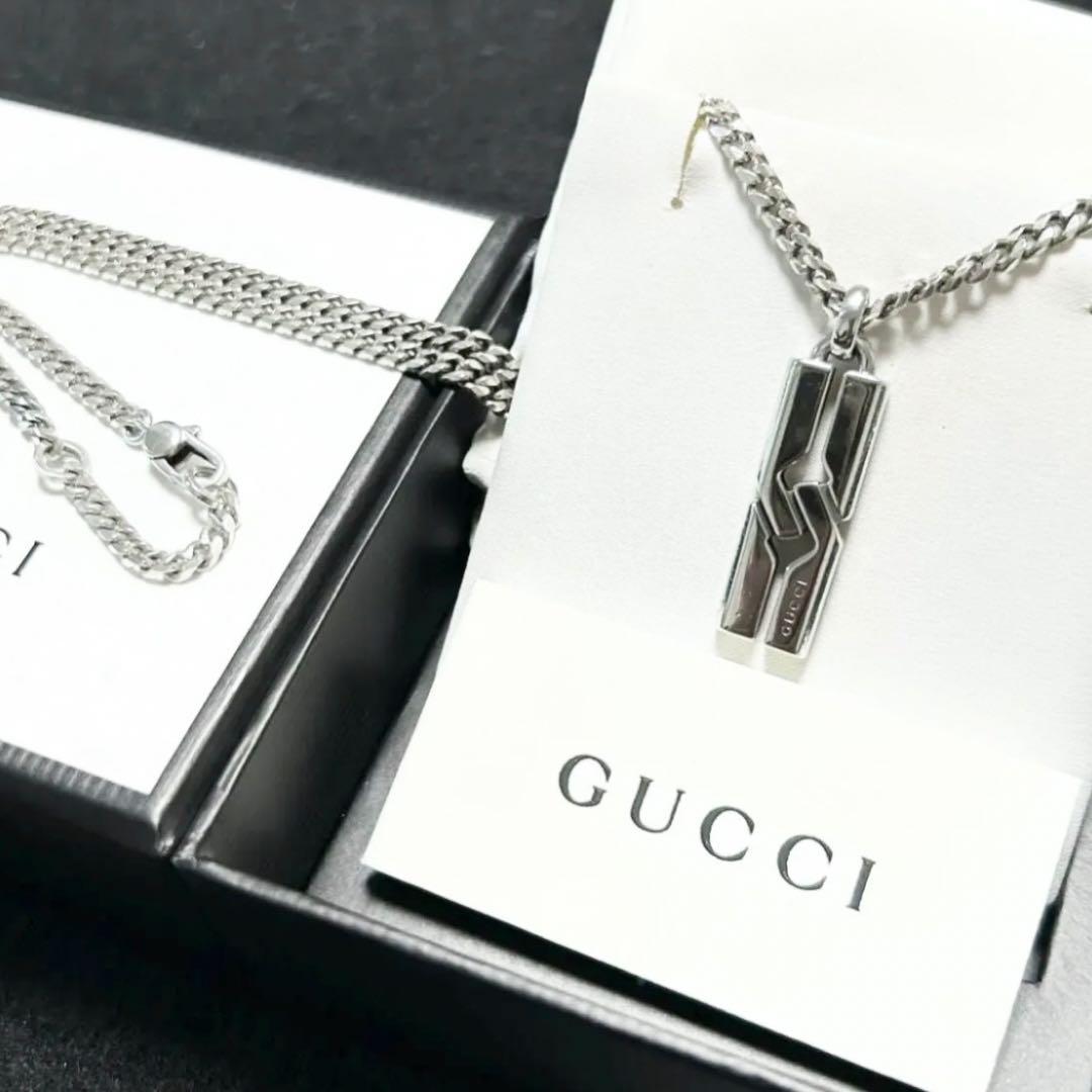 GUCCI グッチ　カットアウト　ノット　インフィニティ　ネックレス　ペンダント