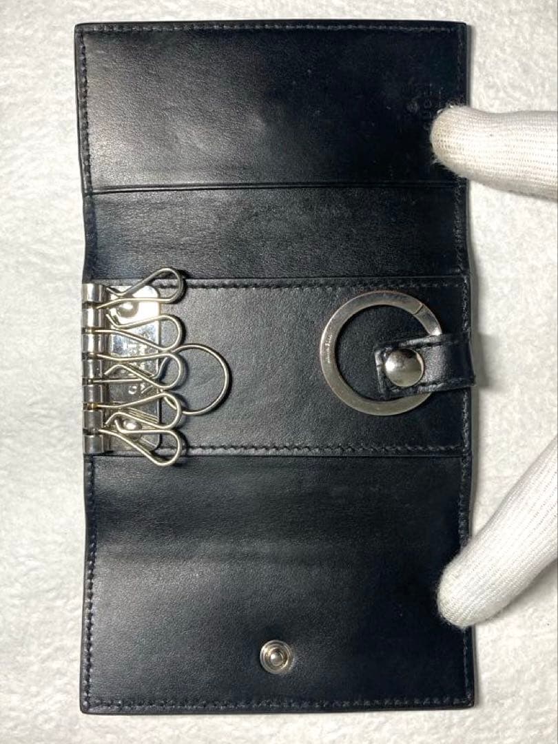 良品　GUCCI グッチ　GGエンボス レザー　キーリング付き　6連キーケース
