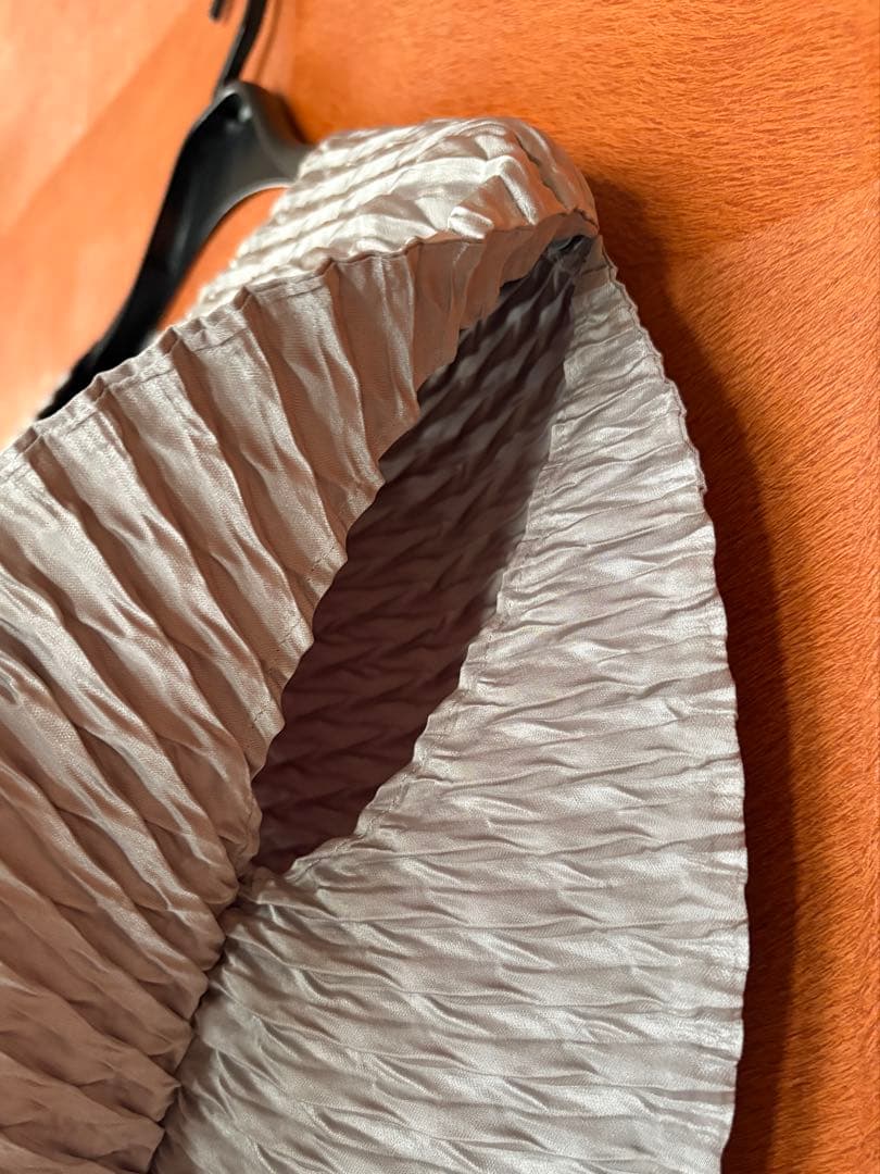 ● ISSEY MIYAKE モダン変形デザイントップス・新品同様●