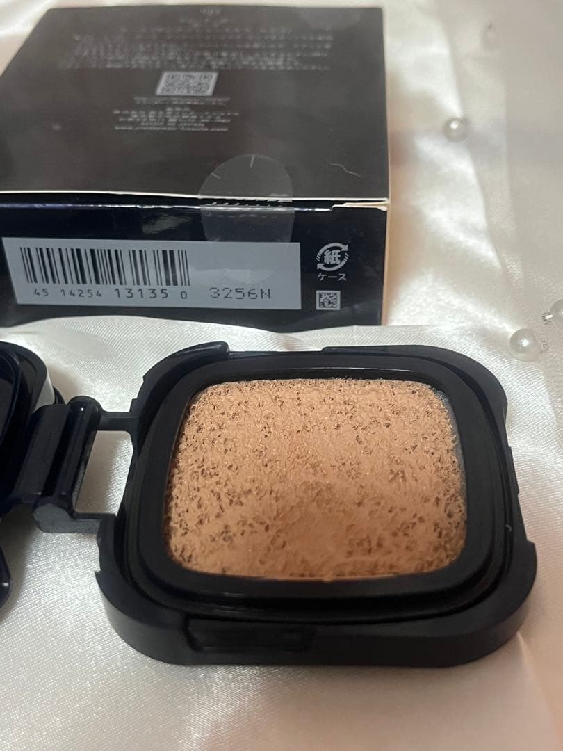 クレドポーボーテ クッションエクラ ルミヌ オークル10＋ケース未使用パフ未使用