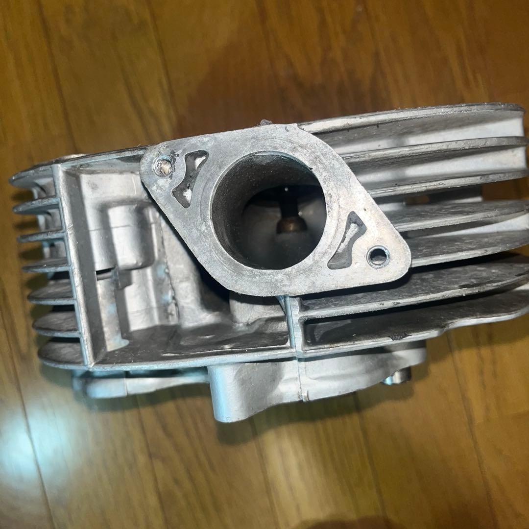sr400 シリンダーヘッド　ベッドカバー