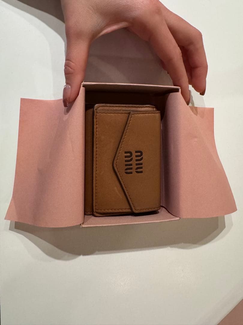 miu miu ブラウン 三つ折り財布