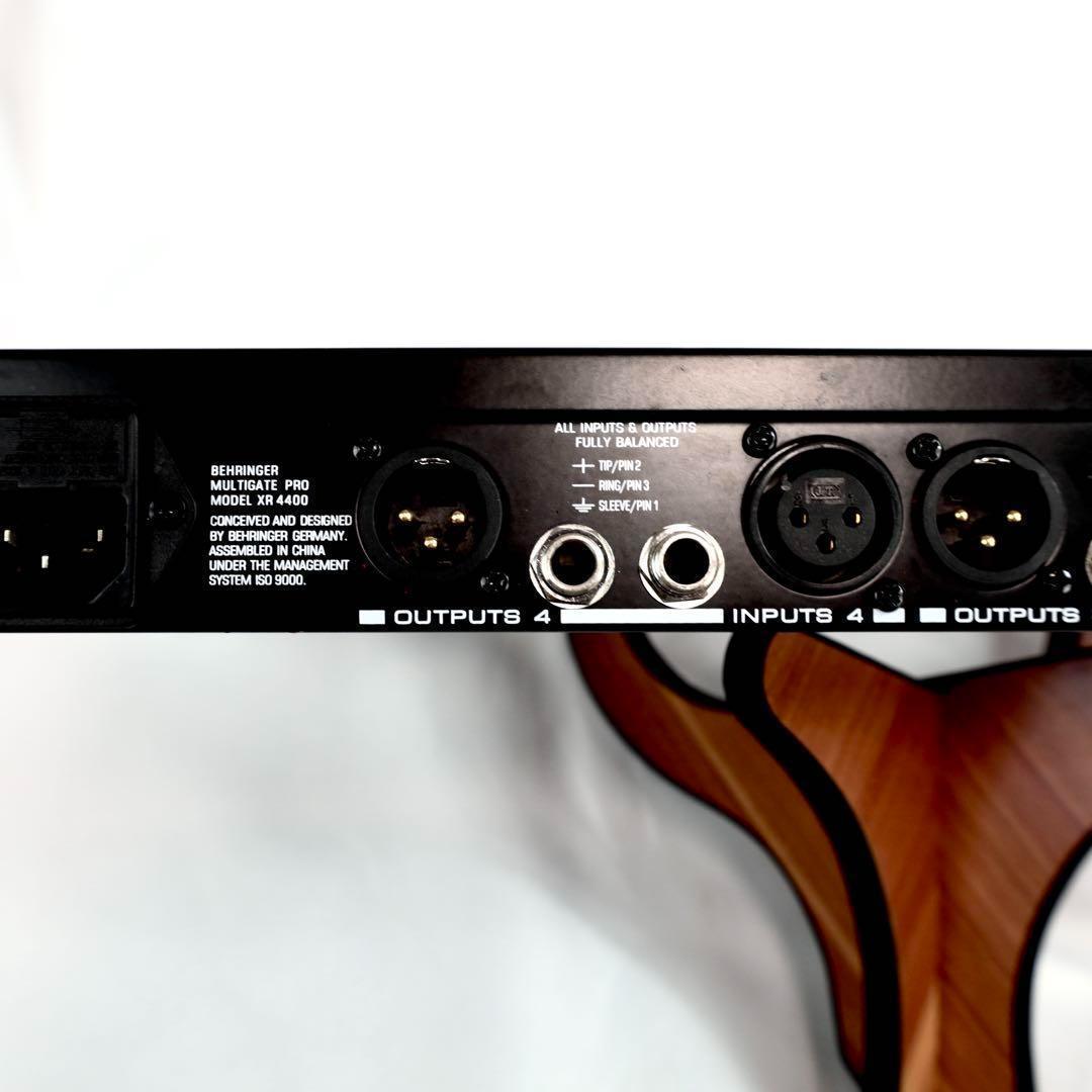 Behringer MULTIGATE PRO XR4400 ②