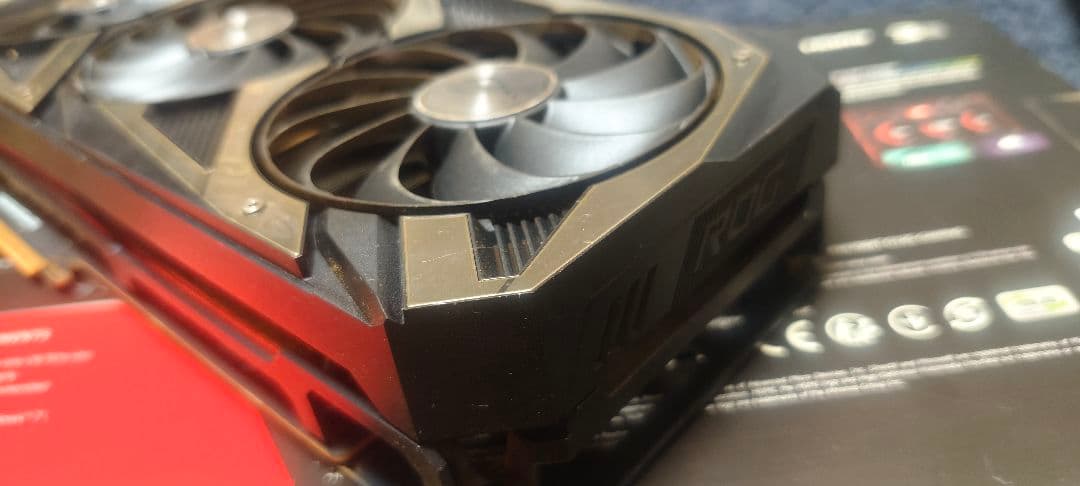 グラフィックボード・グラボ・ビデオカード ASUS ROG STRIX RADEON RX6700XT 12GB