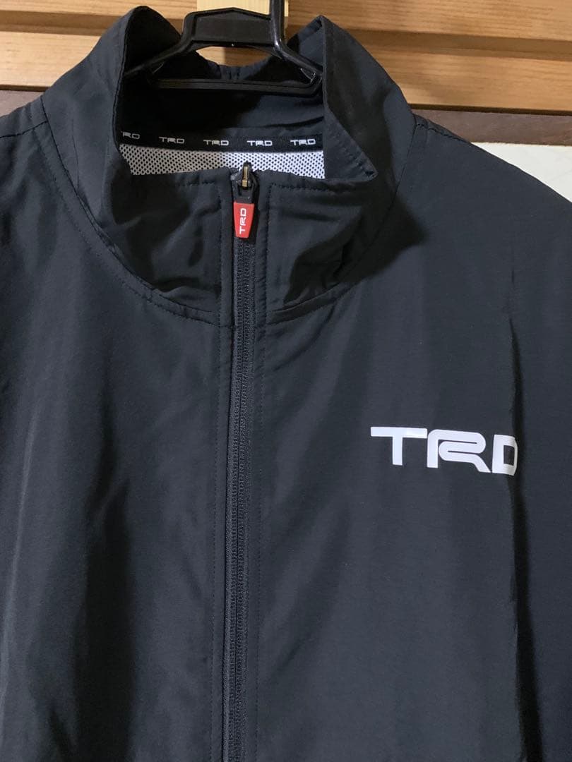トヨタTRD ジャンパー ブルゾン薄手黒