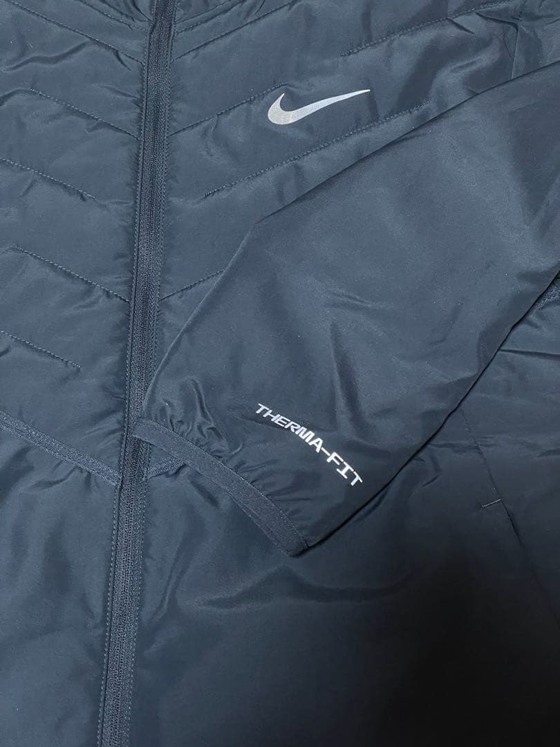 Nike ナイキ　ランニングウェア・ランニングジャケット　新品　メンズL