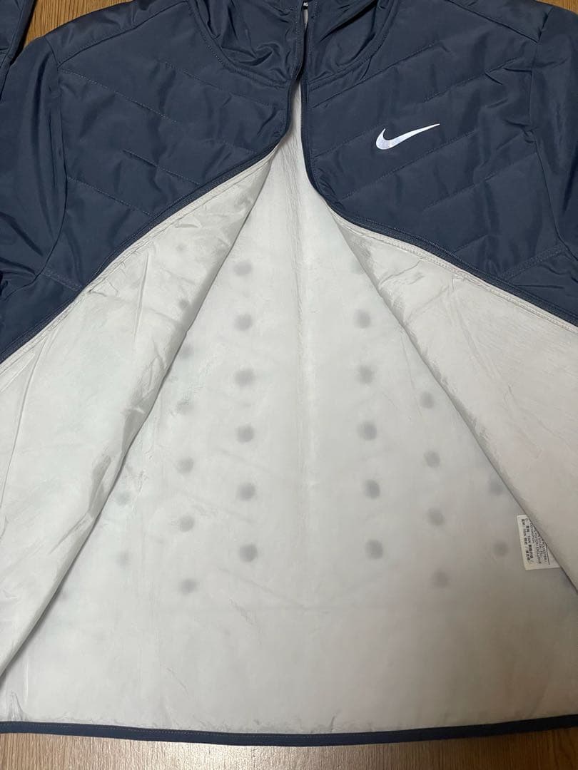Nike ナイキ　ランニングウェア・ランニングジャケット　新品　メンズL