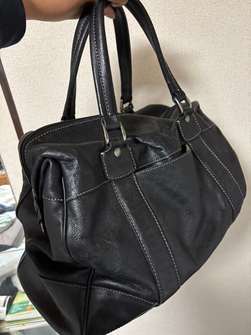 黒のレザーボストンバッグ 本革ボストンバッグ