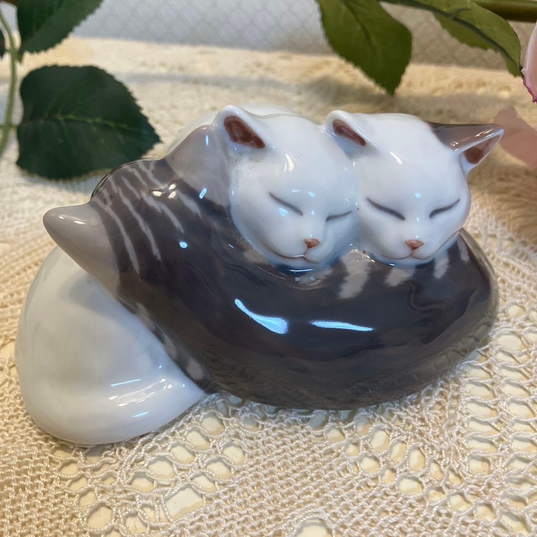 リヤドロLLADRO陶器置物　猫の戯れお昼寝　【超美品】