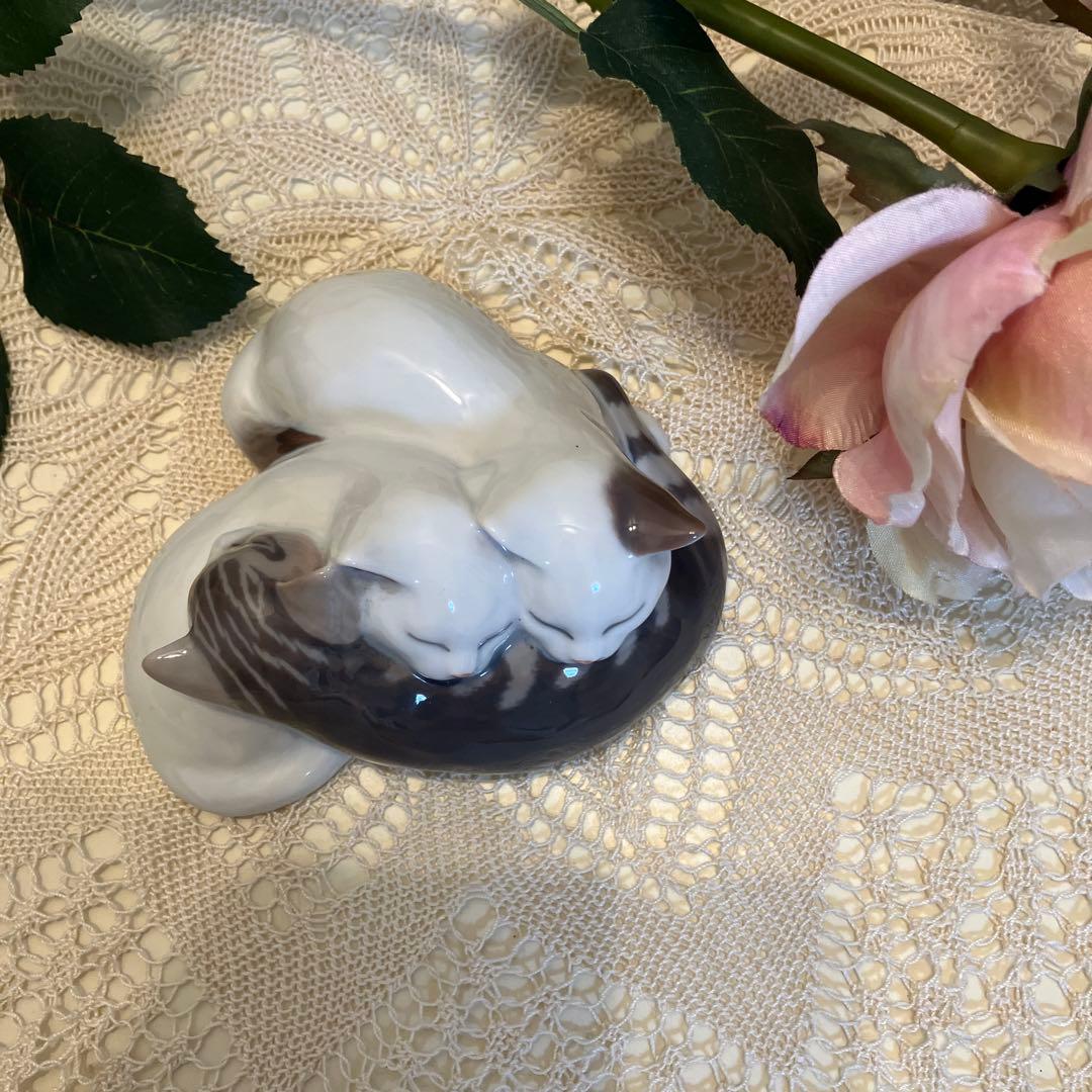 リヤドロLLADRO陶器置物　猫の戯れお昼寝　【超美品】