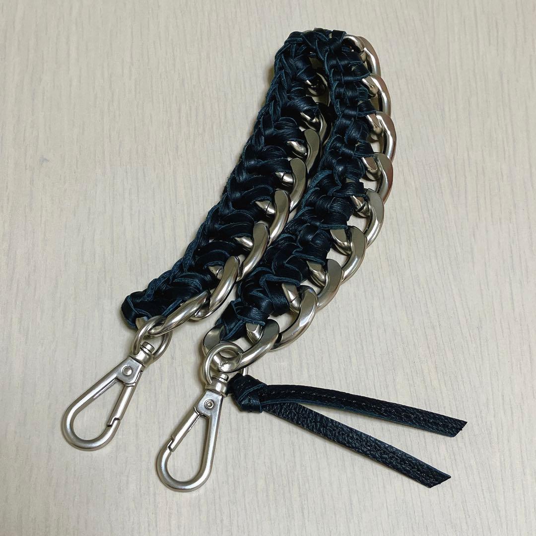 ajew エジュー ハンドストラップ チェーン × レザー ブラック