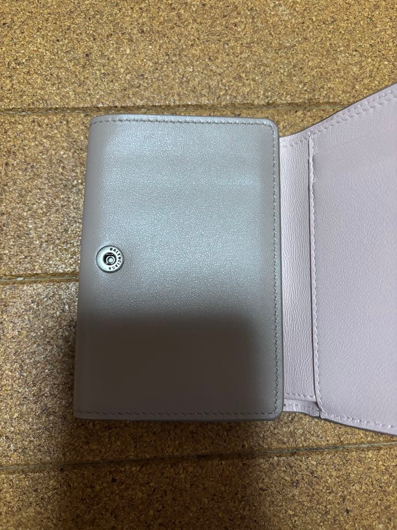 美品　BALENCIAGA 三つ折り財布　ピンク　セサミ　ミニ財布