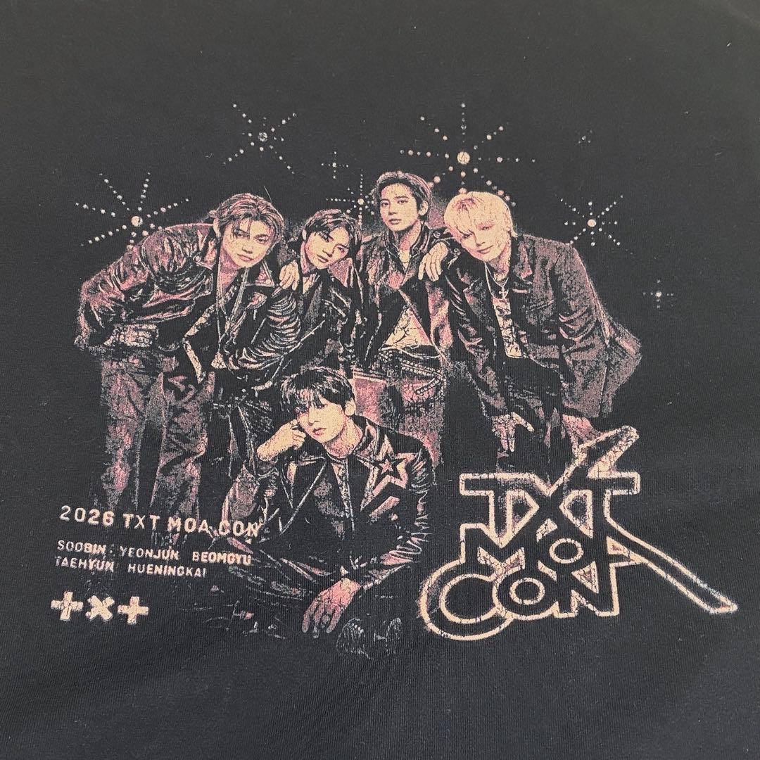 TXT MOACON Tシャツ