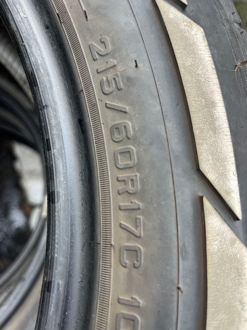 マ*ロ様 FALKEN 215/60R17 W11 タイヤ　4本
