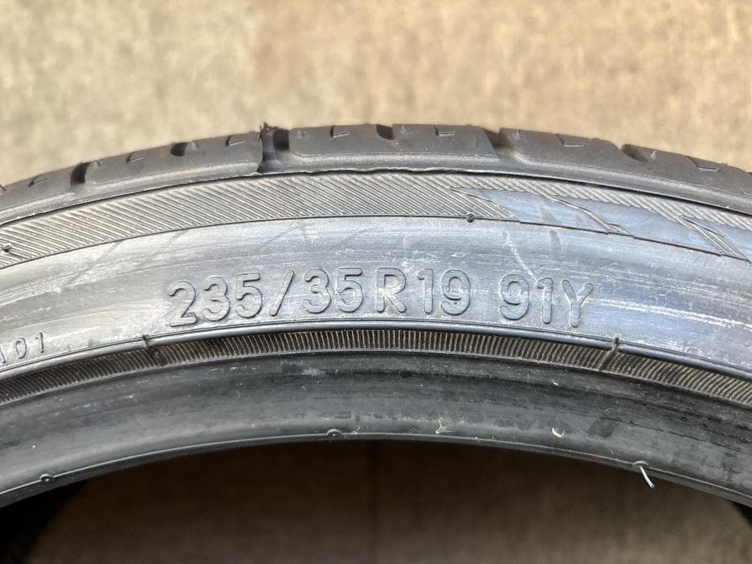 T-679【ほぼ未使用品】TOYO PROXES4！235/35R19 91Y！