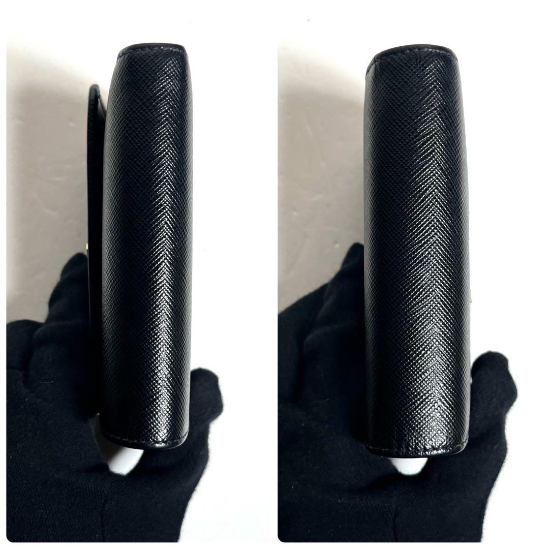 【極上美品・付属品完備】現行型 RFID掲載 プラダ 三つ折り財布　サフィアーノ