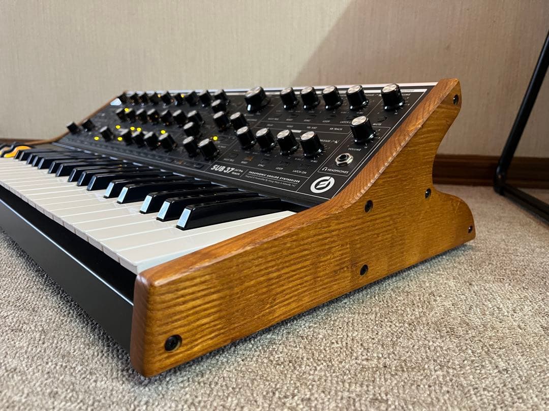 Moog SUB 37 アナログシンセサイザー