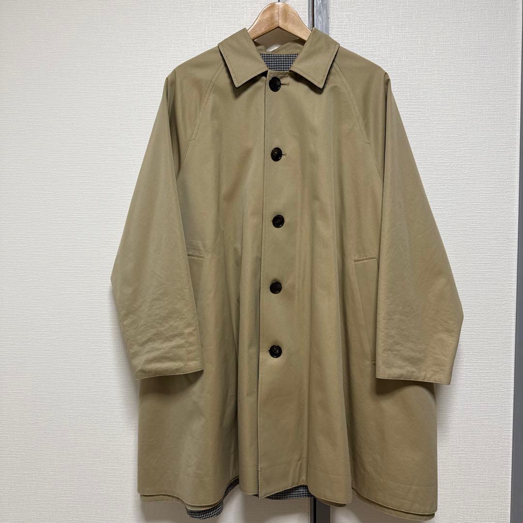 ベージュ ボタン式 トレンチコート