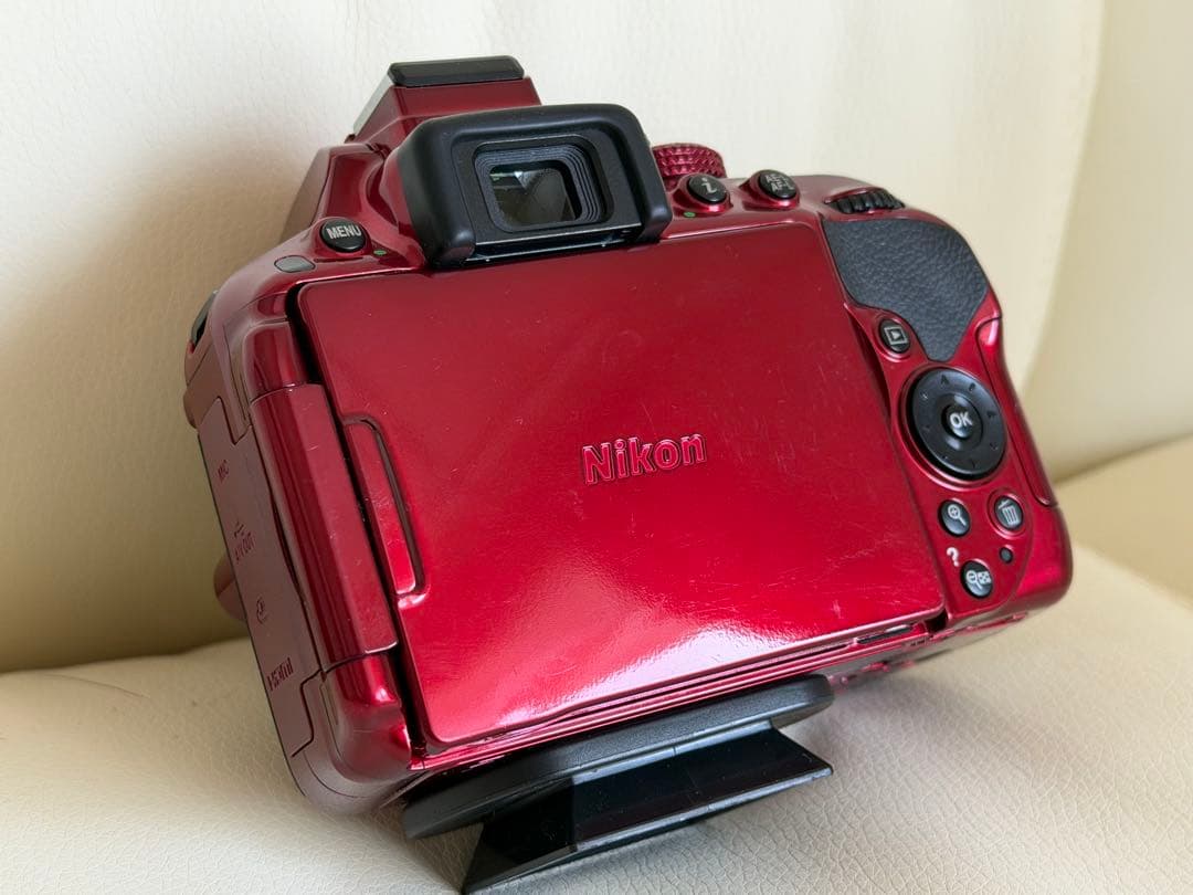Nikon D5300 レッド デジタル一眼レフカメラ　ショット数少