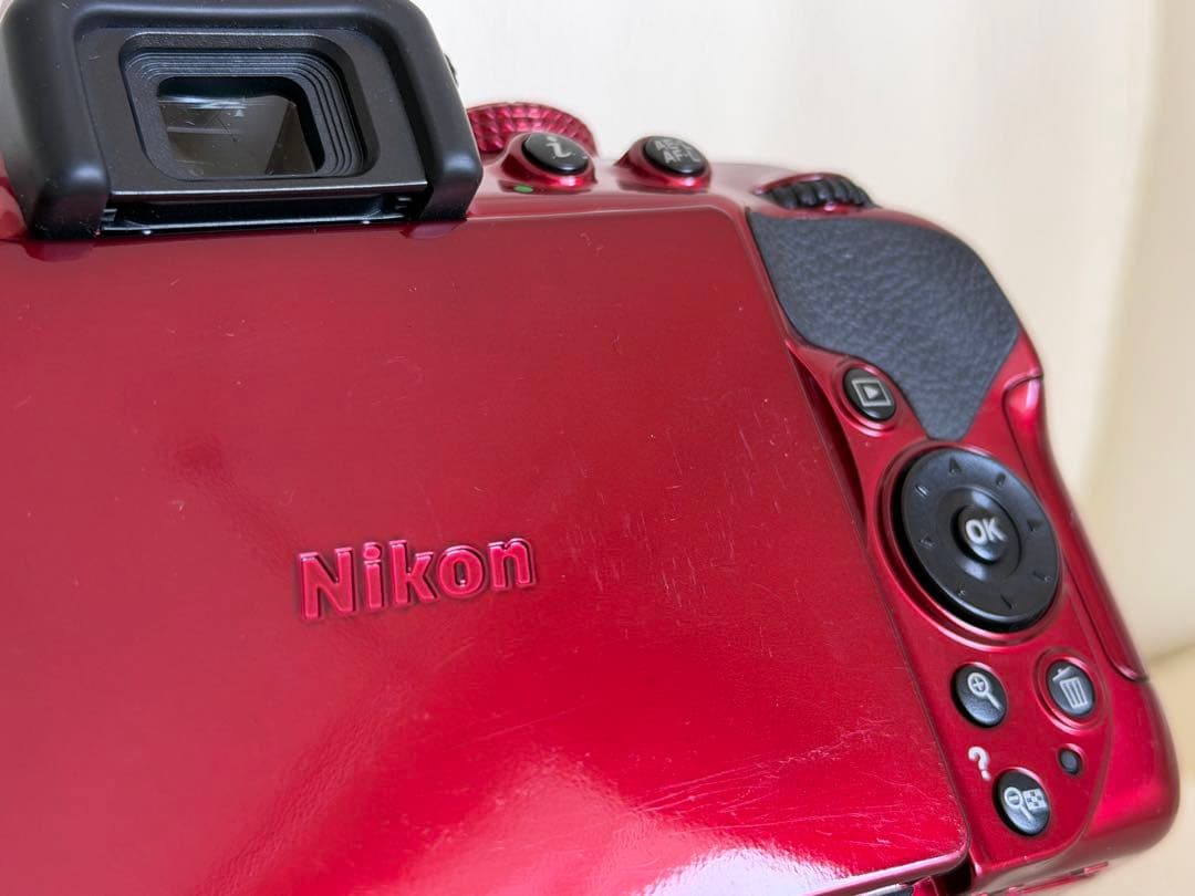 Nikon D5300 レッド デジタル一眼レフカメラ　ショット数少