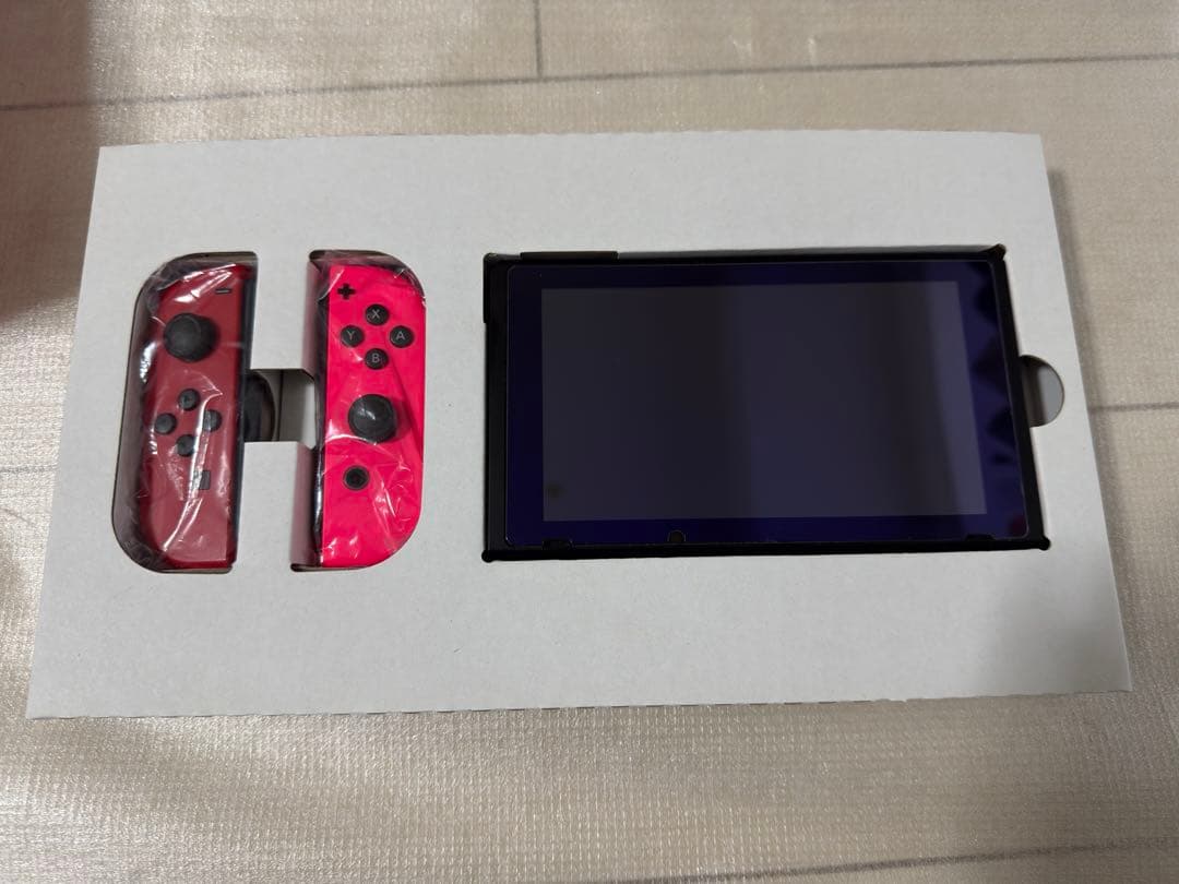 Nintendo Switch ニンテンドースイッチ 本体 赤/ピンク