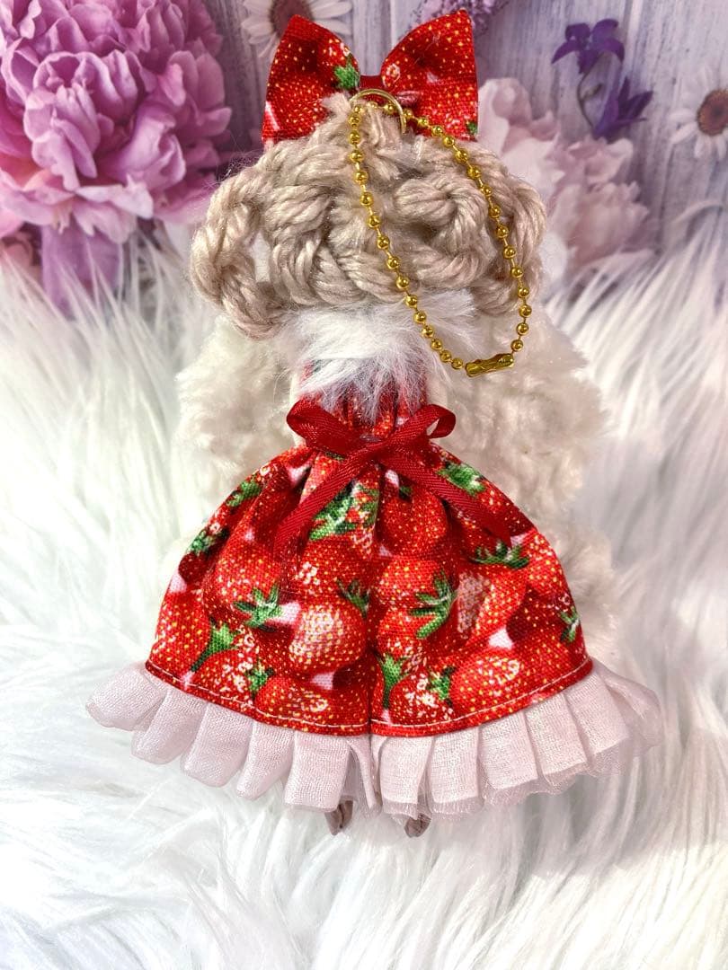 くみっきーさん専用❤️数量限定品❤️春❤️いちご柄❤️ドールチャーム❤️ハンドメイド