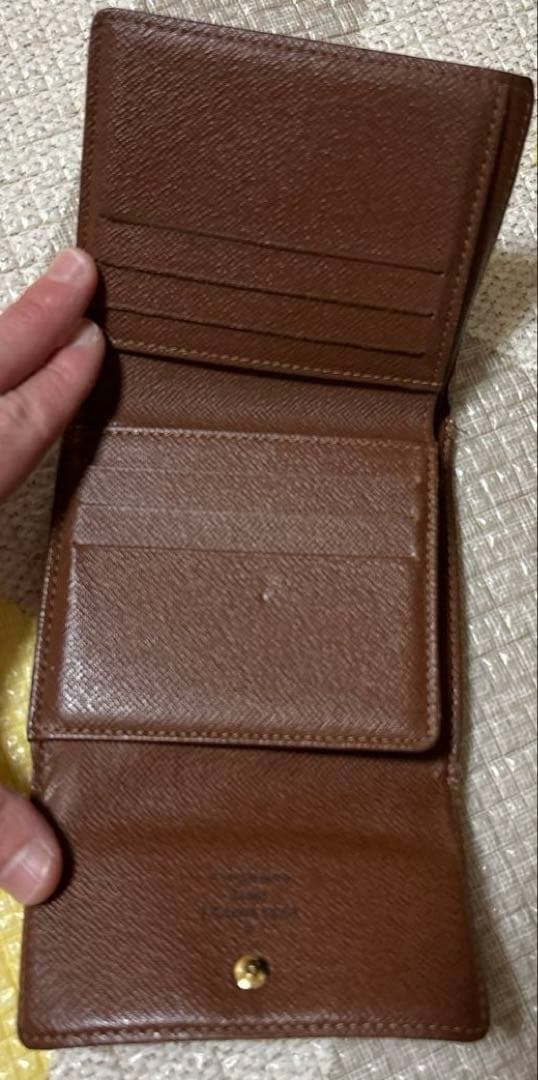 ルイヴィトン　二つ折り財布