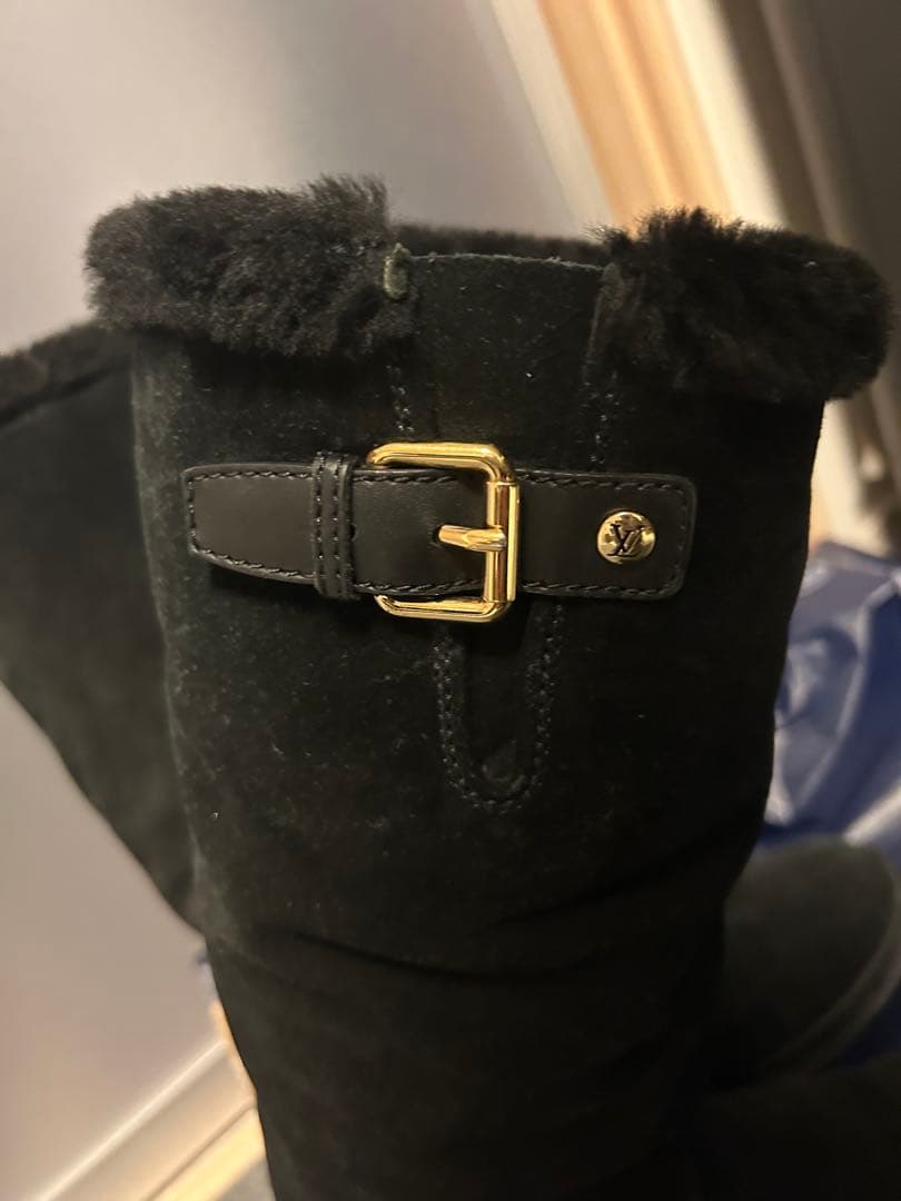 LOUIS VUITTON ブラックロングブーツ