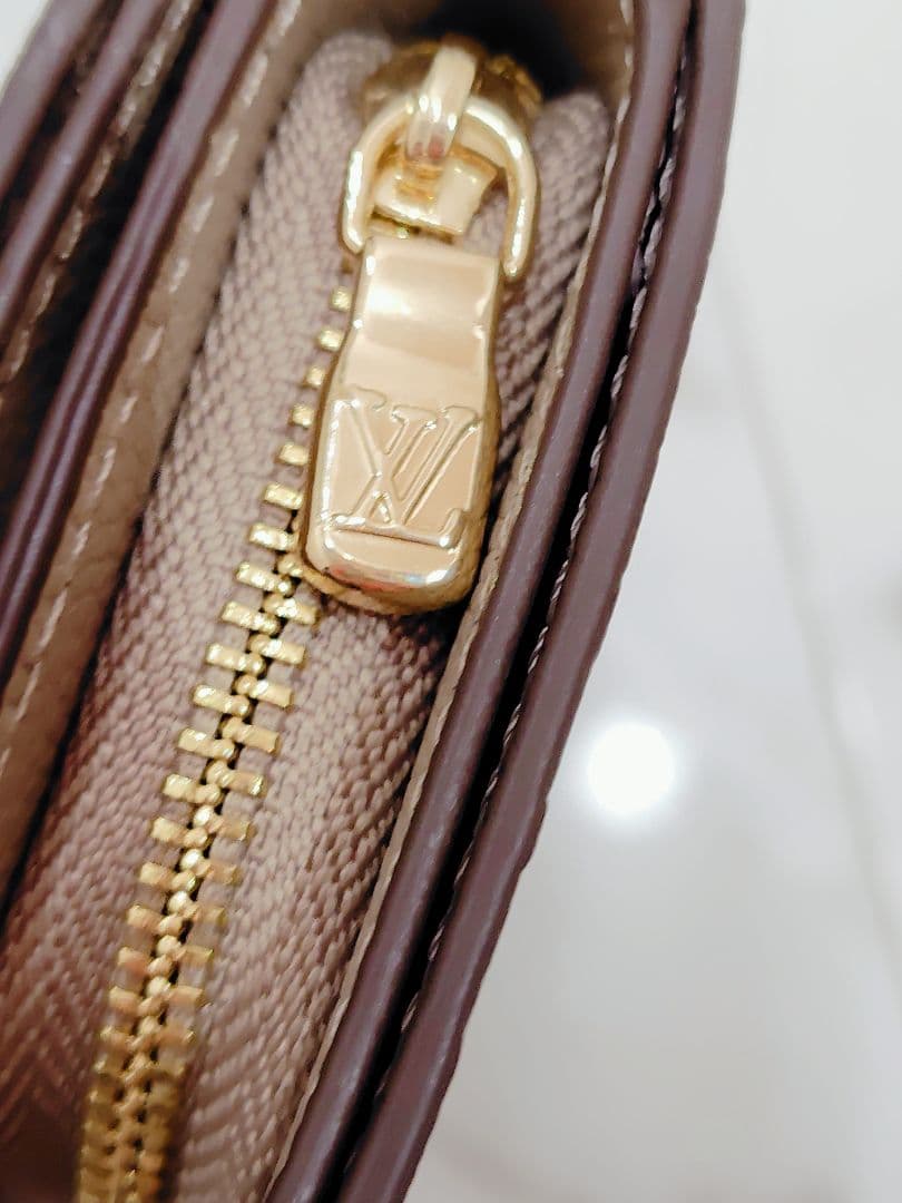 二つ折り財布☆カーキ☆ノベルティ(非売品)LOUISVUITTON