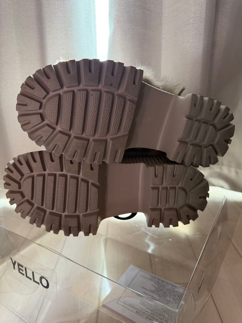 Yello SNUG PLATFORM SHORT BOOTS Sサイズ