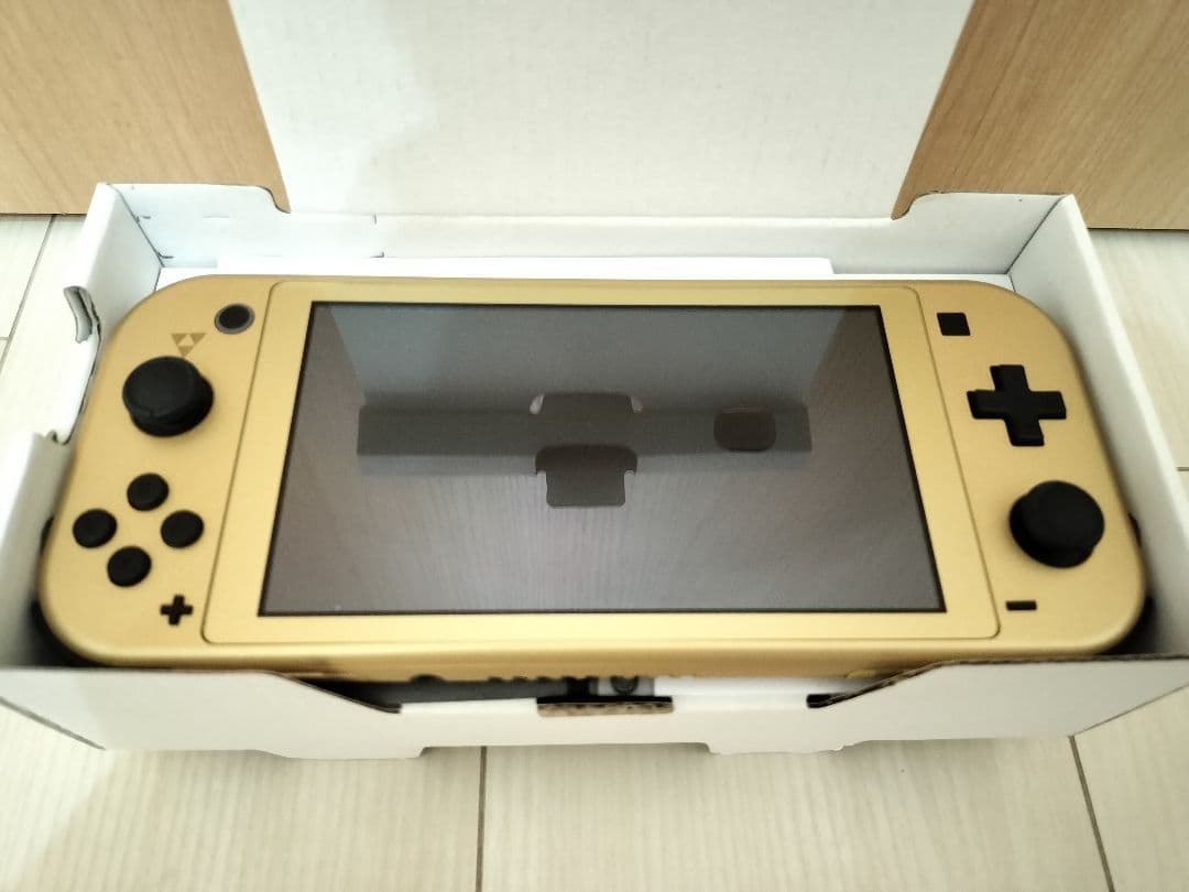 Switch　Lite ハイラルエディション ゼルダ ゴールド
