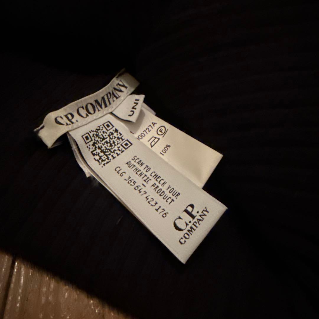 C.P. COMPANY サングラス付きニット帽　cpcompany