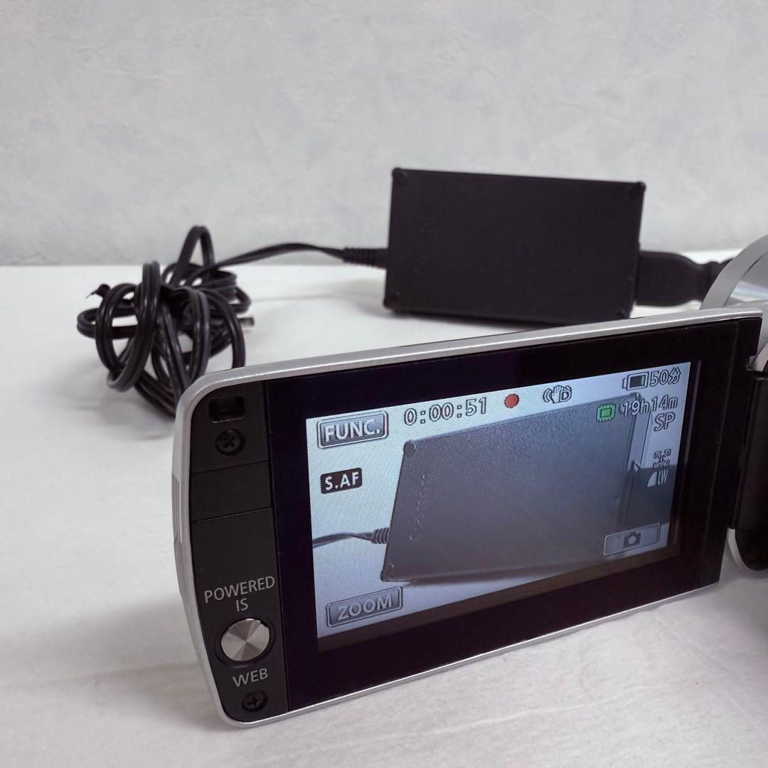 【美品】64GB内蔵！Canon ビデオカメラ iVIS HF M32 シルバー
