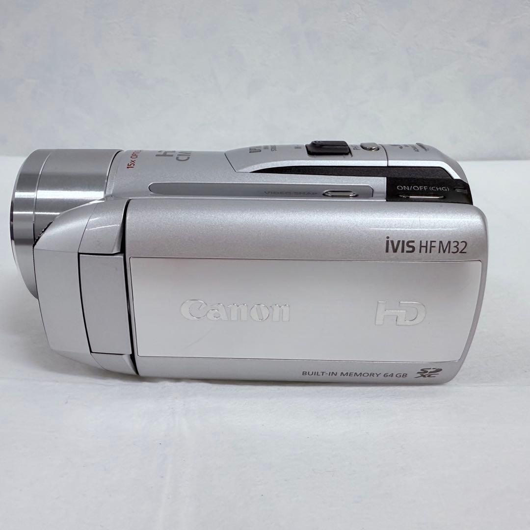 【美品】64GB内蔵！Canon ビデオカメラ iVIS HF M32 シルバー